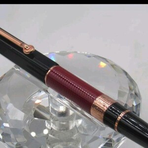 Montblanc - Premium Writers Edition William Shakespeare Limited Edition balpen bordeauxrood/zwart met roségoud