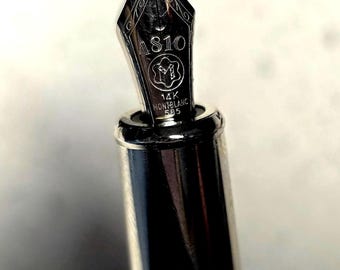Montblanc Mahatma Gandhi Fountain Pen - Limited Edition Carbon Fiber Midsection Collector's Piece