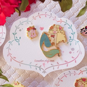 LIMITED EDITION Blonde Blümchen Mini Mermie Pin Set