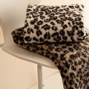 Faux Shearling Fabric Petit Leopard Soft Sherpa Boucle for Dog Clothes Winter Blankets, 160cm (63"), Made in Korea by the Yard (CGG) 999287