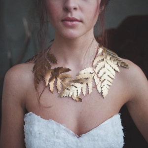 Golden Leaf Leather Necklace - Eugenie