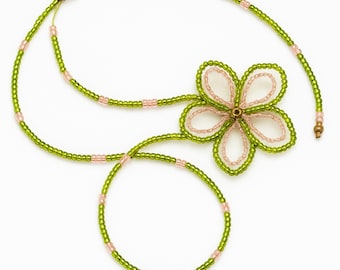Gargantilla de flores con cuentas hecha a mano: cuentas verdes y rosas, collar bohemio Y2K