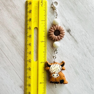 Highland Cow Bag Charm, Cute Cow Keychain for Backpack, Farm Animal Gift for Her, Handmade Plush Bag Accessory, Aesthetic Keychain Charm image 6