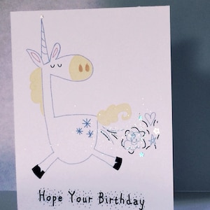 Einhorn-Geburtstagskarte, Hope Ihr Geburtstag ist als magische als Einhorn Toots, Cartoon Zeichnung Snarky, humorvolle, lustige glitzerte Geburtstagskarte,