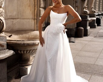 Luxury Beaded Lace Mermaid Wedding Dress: Detachable Organza Overskirt