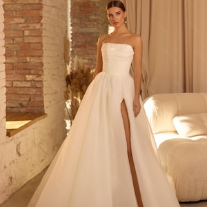 Minimalist Organza Wedding Dress With Long Detachable Sleeves,Modern style ,Elegant Corset Wedding Dress