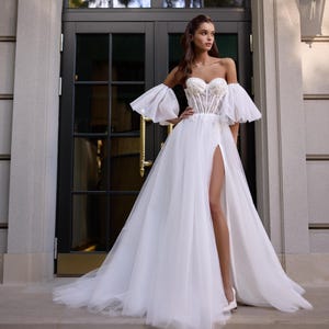 Corset White Wedding Dress With Detachable Sleeves,Elegant off the Shoulder Bridal Gown with Slit,Romantic Wedding Dress