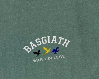 Camiseta bordada da Escola de Guerra de Basgiath: Dragões da Quarta Asa