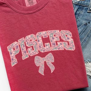 Pisces Zodiac Shirt: Floral Astrology Tee, Celestial Gift
