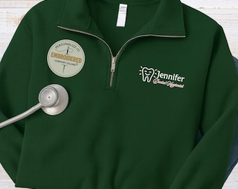 Sudadera con cremallera de un cuarto de higienista dental bordada, suéter de dentista con bordado personalizado
