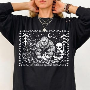 The Midnight Reading Club Bigfoot Owl Alien-shirt, Cryptid Book Lover-sweater