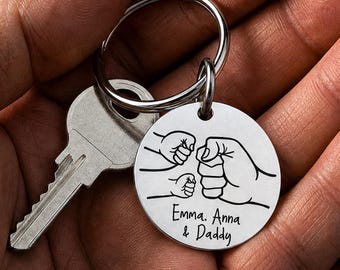 Personalized Dad Keychain,Daddy's Team Fist Bump Key Chain,Daddy Keyring,Father’s Day Gift,New Dad Gift For Him,Dad Birthday Gift For Dad