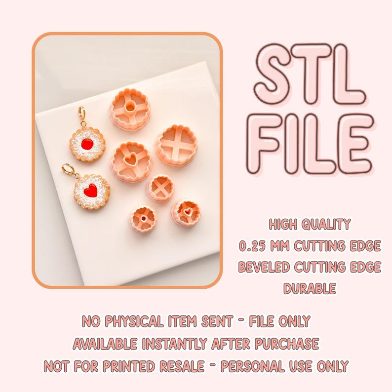 Op de afbeelding: Een set van zeven roze plastic koekjesvormen in verschillende vormen, waaronder harten, cirkels en een kruispatroon. De vormen zijn gerangschikt op een wit oppervlak. De tekst "STL FILE" is geschreven in roze letters op een witte achtergrond. De tekst "HIGH QUALITY", "0.25 MM CUTTING EDGE", "BEVELED CUTTING EDGE", "DURABLE", "NO PHYSICAL ITEM SENT - FILE ONLY", "AVAILABLE INSTANTLY AFTER PURCHASE", en "NOT FOR PRINTED RESALE - PERSONAL USE ONLY" is geschreven in zwarte letters op een roze achtergrond.