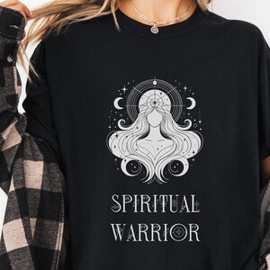 Camiseta de guerrero espiritual / Camiseta espiritual para inspirarte, regalo para la atención plena, el yoga, la meditación o para almas recién despertadas.