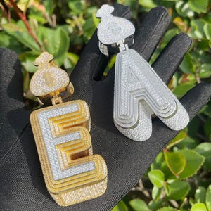 Collana con ciondolo personalizzato Hip Hop con lettera iniziale dalla A alla Z su borsa porta soldi placcata in oro con pietre CZ ghiacciate, regalo personalizzato con catena a corda gratuita.