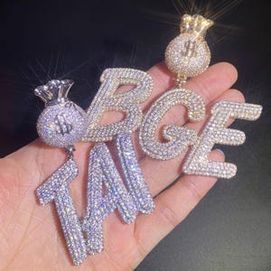 Collana con lettera personalizzata e ciondolo VVS con ciondolo a forma di lettera ghiacciata, gioiello hip hop con lucchetto a forma di borsa porta soldi, catena a corda gratuita, regalo per lei.