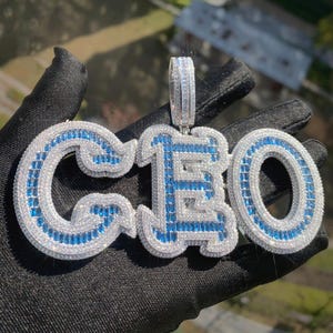 Collar con nombre personalizado, baguette helada, letras coloridas, joyería de hip hop, regalo personalizado para ella con cadena de cuerda gratis, regalo de cumpleaños