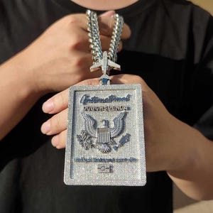 Colgante de letra de diamante CZ con circonita cúbica helada de hip hop, logotipo personalizado, gancho de avión chapado en oro de 18 quilates, regalo personalizado para él y ella, grabado gratuito