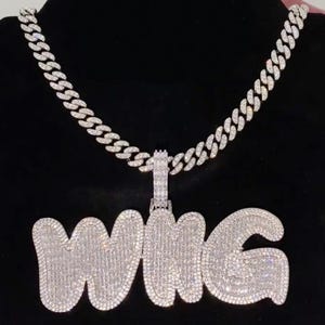 Collar con placa de identificación de hip hop personalizado / Colgante de circonita cúbica con baguette helada / Regalo de joyería de rap para él, su novio o novia con cadena de cuerda gratis