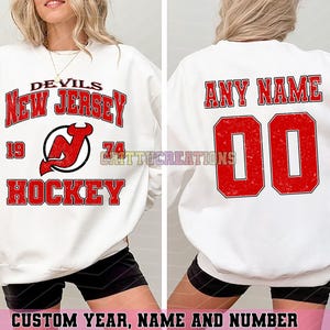 Personalisiertes New Jersey Hockey-Sweatshirt, New Jersey Devils Rundhalsausschnitt, New Jersey Hockey-Shirt, Maßgeschneidertes Hockey-Shirt, Hockeynummer-Shirt