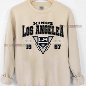Vintage Los Angeles Kings Sweatshirt| Los Angeles  Hockey shirt| Hockey Mom Dad gift| Retro Hockey Fan Shirt for Game Day