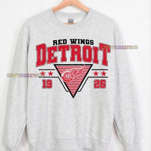 Vintage Detroit Red Wings Sweatshirt| Detroit Hockey shirt| Hockey Mom Dad gift| Retro Hockey Fan Shirt for Game Day