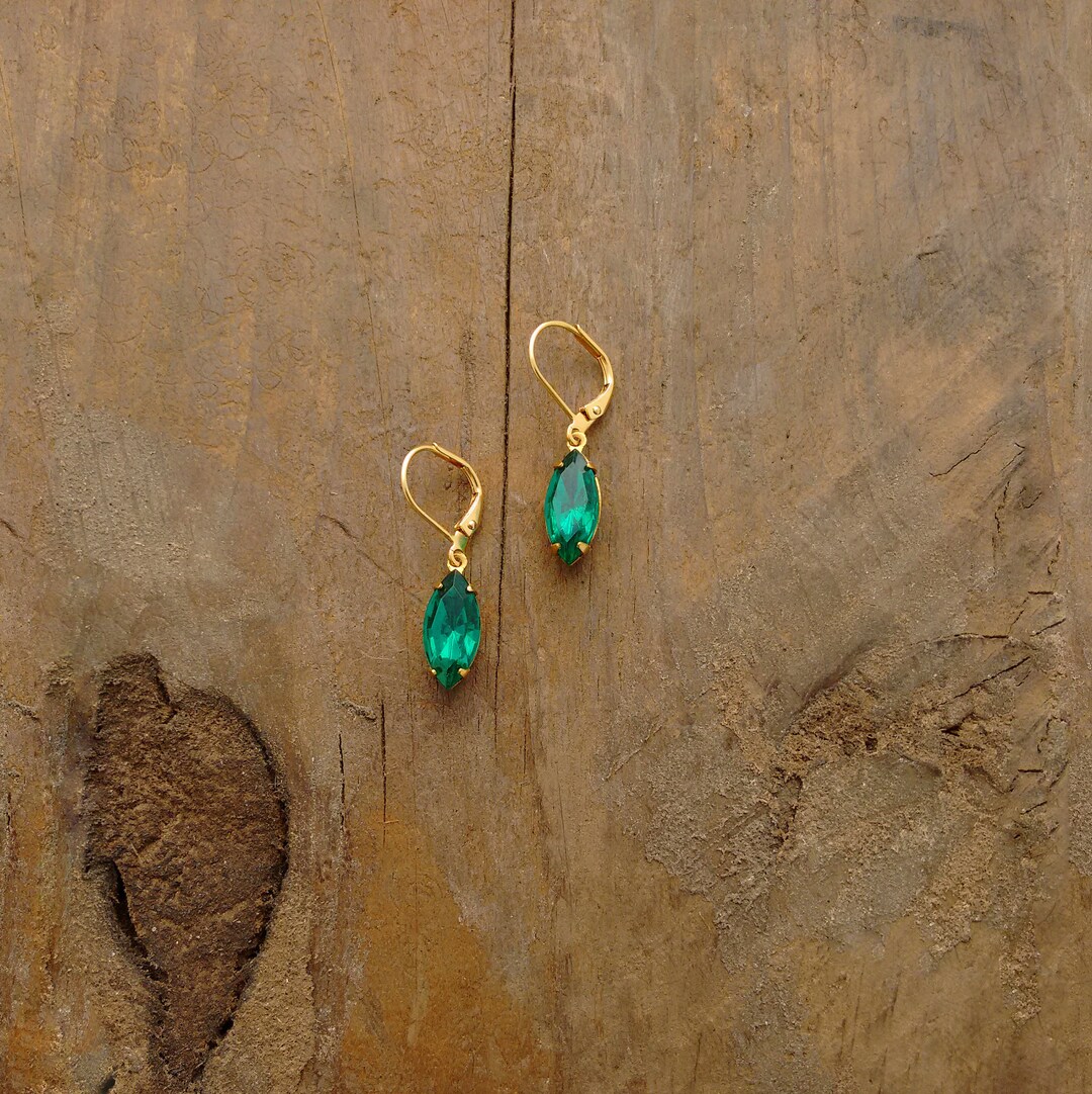 Long drop earrings in emerald green main image 1