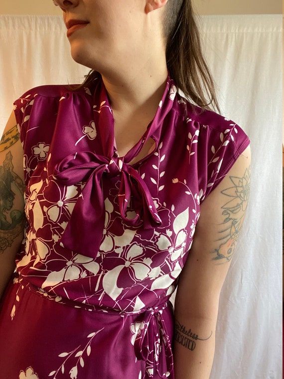 Vintage Purple Floral Dress with Pussy Bow - image 2