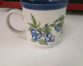 Vintage mug for tea or coffee. Blue flowers berries stoneware. Made in Japan. EUC