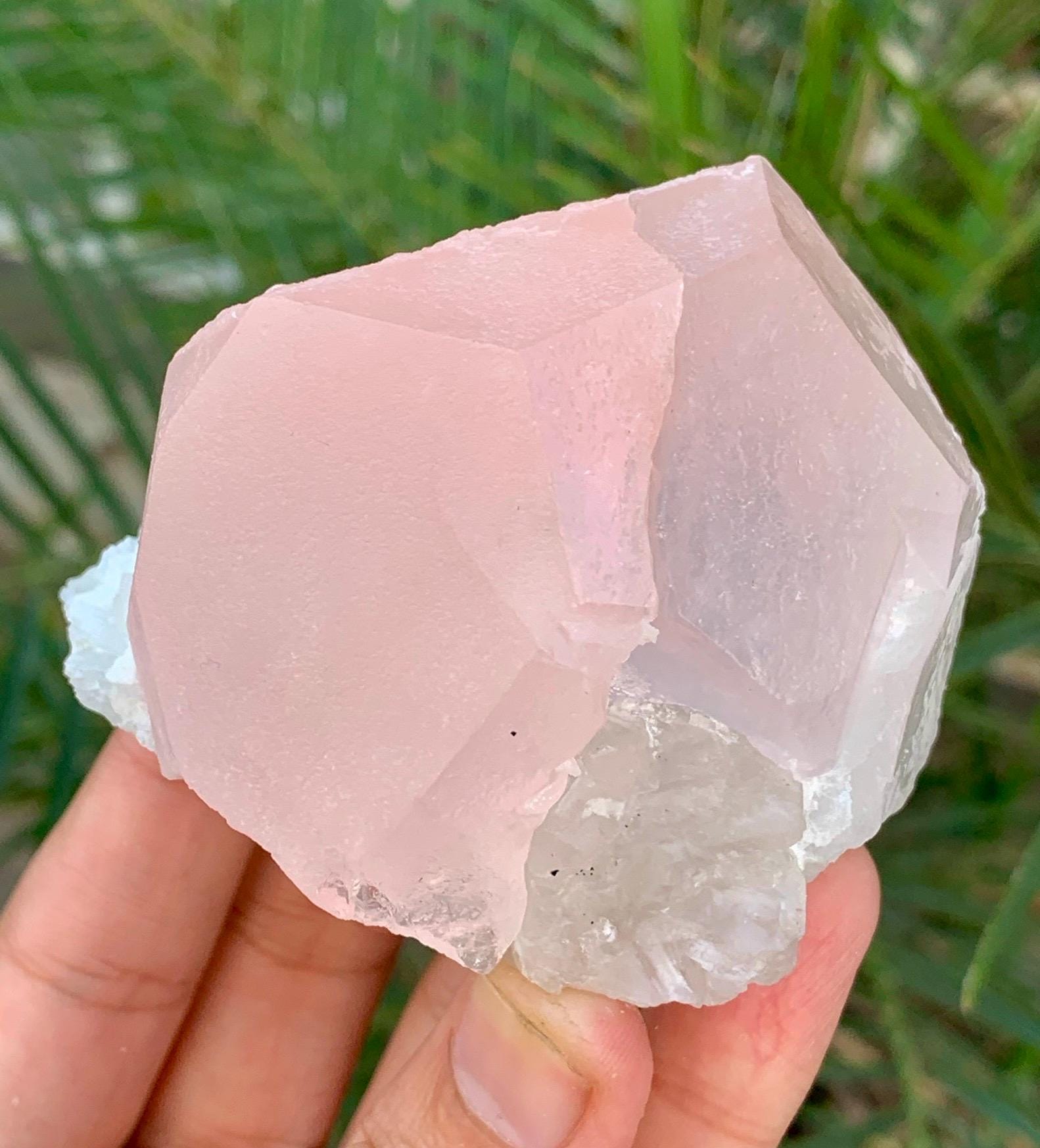 アフガニスタン鉱山産天然ピンクモルガナイト結晶、天然鉱物、原石