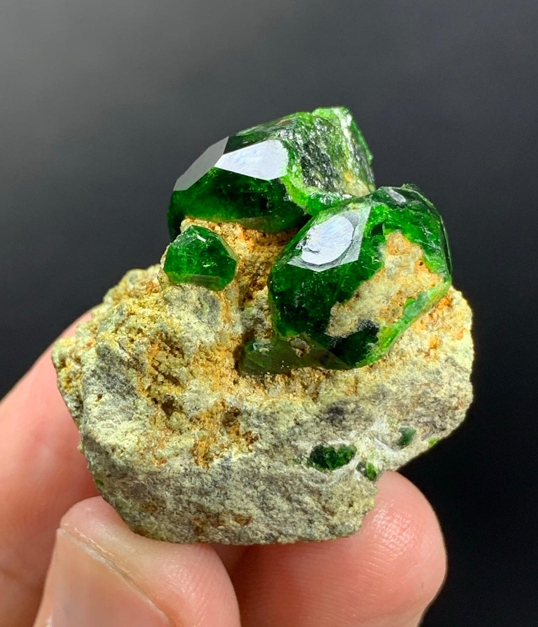 Grenat démantoïde vert naturel, minéral rare, 22 grammes. - Etsy France
