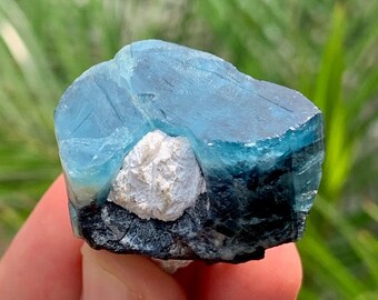 アフガニスタン鉱山産天然ブルーキャップトルマリン結晶、ブルー