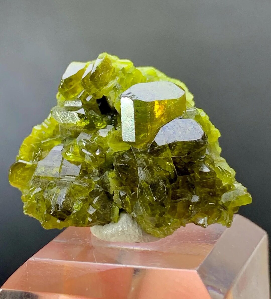 Natural Green Color Epidote Bunch Specimen From Baluchistan Mine ...