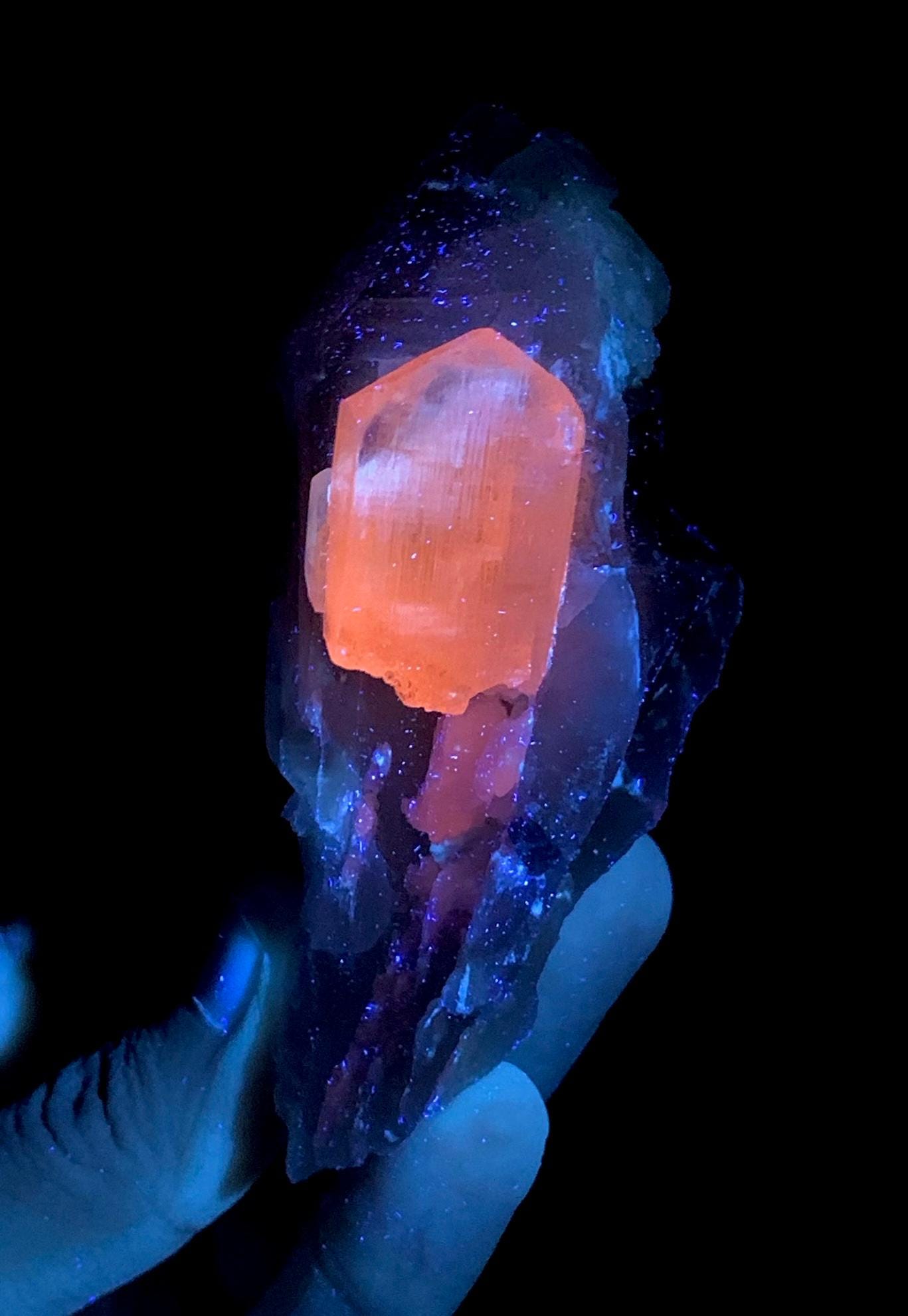 希少】アフガニスタン産 クンツァイト 原石 水晶 共生標本 鉱物 天然石 希少】アフガニスタン産 クンツァイト 原石 水晶 共生標本 鉱物 天然石