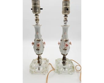 ヴィンテージ磁器製花柄ローズアクセントテーブルランプ（ガラスベース付き、2個セット）