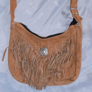 Women’s Brown Suede Fringe Shoulder Bag – Western Boho Style Leather Purse with Zipper and Concho Purse, Bohemian Tassel Bag, Gift for Her