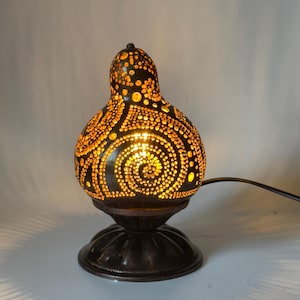 Lámpara artesanal, diseño especial de lámpara de noche en espiral, lámpara colgante decorativa portátil de calabaza, única, regalo de cumpleaños y Navidad.