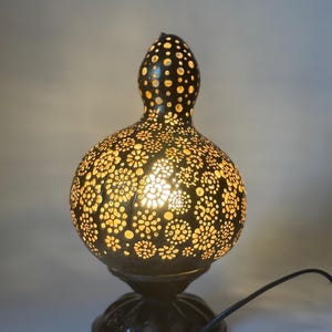 Lámpara artesanal, diseño especial de lámpara de noche en espiral, lámpara colgante decorativa portátil de calabaza, única, regalo de cumpleaños y Navidad.