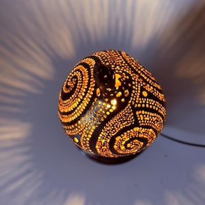 Lámpara artesanal, diseño especial de lámpara de noche en espiral, lámpara colgante decorativa portátil de calabaza, única, regalo de cumpleaños y Navidad.