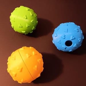 Cat Treat Toy - Cat Food Ball - Cat Treat Dispenser