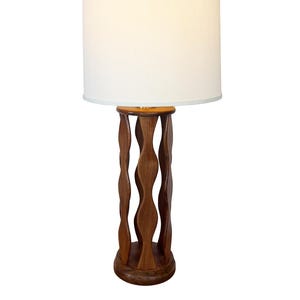 Modeline-Era Mid-Century Wavy Walnut Table Lamp - Sculptural Ribbon Carved Base with Tall Drum Shade – Vintage MCM Lighting