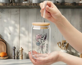 Personalized drinking glass with name, floral design with bamboo lid and straw, gift for mom or girlfriend, aesthetic glass mug