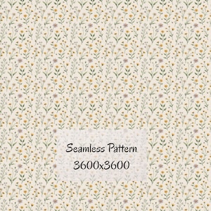 Op de afbeelding: Een naadloos bloemenpatroon met een herhalend ontwerp van kleine gele en paarse bloemen en groene bladeren op een crèmekleurige achtergrond. De tekst "Seamless Pattern 3600x3600" is inbegrepen.