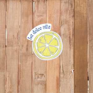 Sticker italien La Dolce Vita citron Sticker bouteille d'eau pour ordinateur portable Sticker fille mignonne citron, cadeau amateur d'italien sticker vinyle mat découpé