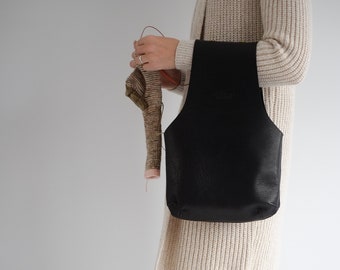 Black Leather knitting bag, Medium Leather knitting wristlet in black, Yarn bag in black leather, On the go bag