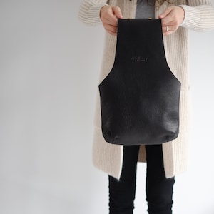 Black Leather knitting bag, Medium Leather knitting wristlet in black, Yarn bag in black leather, On the go arm bag image 1
