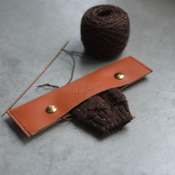 Leather DPN Cozy, Butterscotch Leather needle case, Knitting needle case, Needle cozy, Leather case