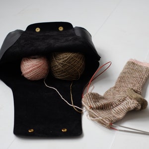 Black Leather knitting bag, Medium Leather knitting wristlet in black, Yarn bag in black leather, On the go arm bag image 9
