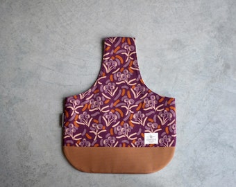 Large knitting bag with cognac canvas bottom in limited edition Cotton and Steel fabric, crochet bag, walk and knit bag