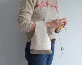 Knitting bag in beige, Mini Wristlet to knit, Small Yarn bag, Yarn organizer, Knit on the go